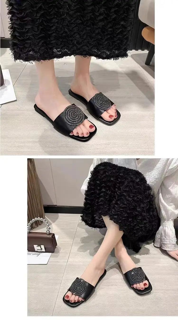 Super soft bottom plus size sandals and slippers wear 2024 niche fashion fairy flat slippers in summer.