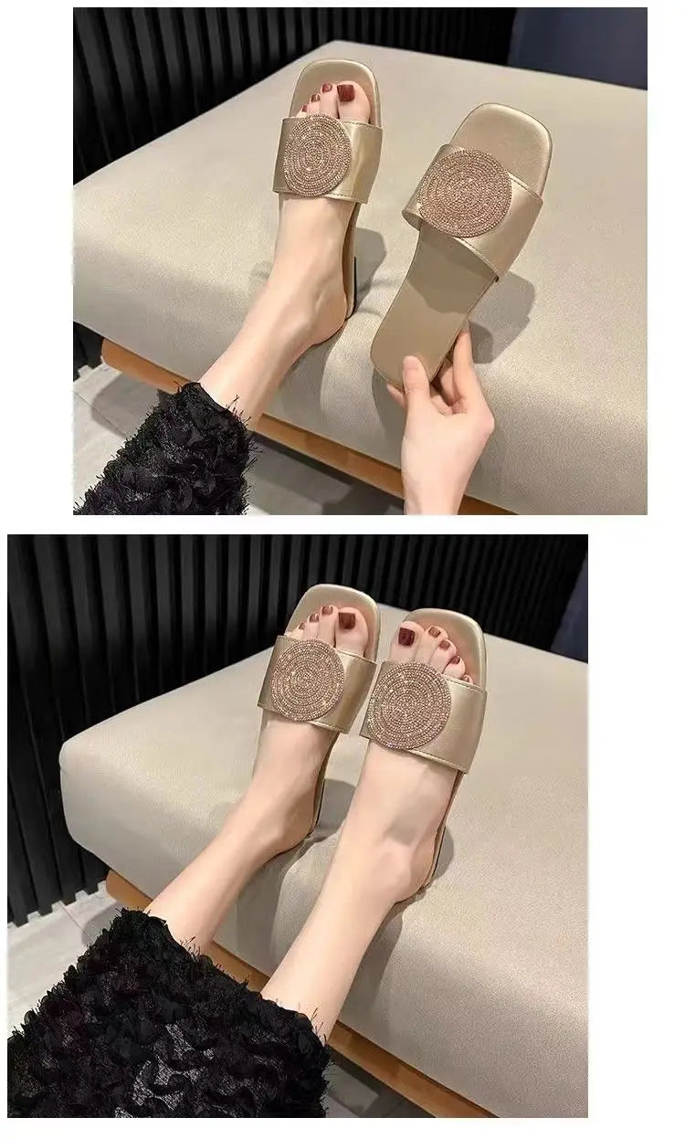 Super soft bottom plus size sandals and slippers wear 2024 niche fashion fairy flat slippers in summer.