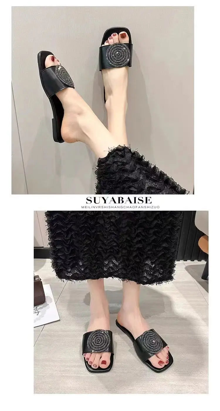 Super soft bottom plus size sandals and slippers wear 2024 niche fashion fairy flat slippers in summer.