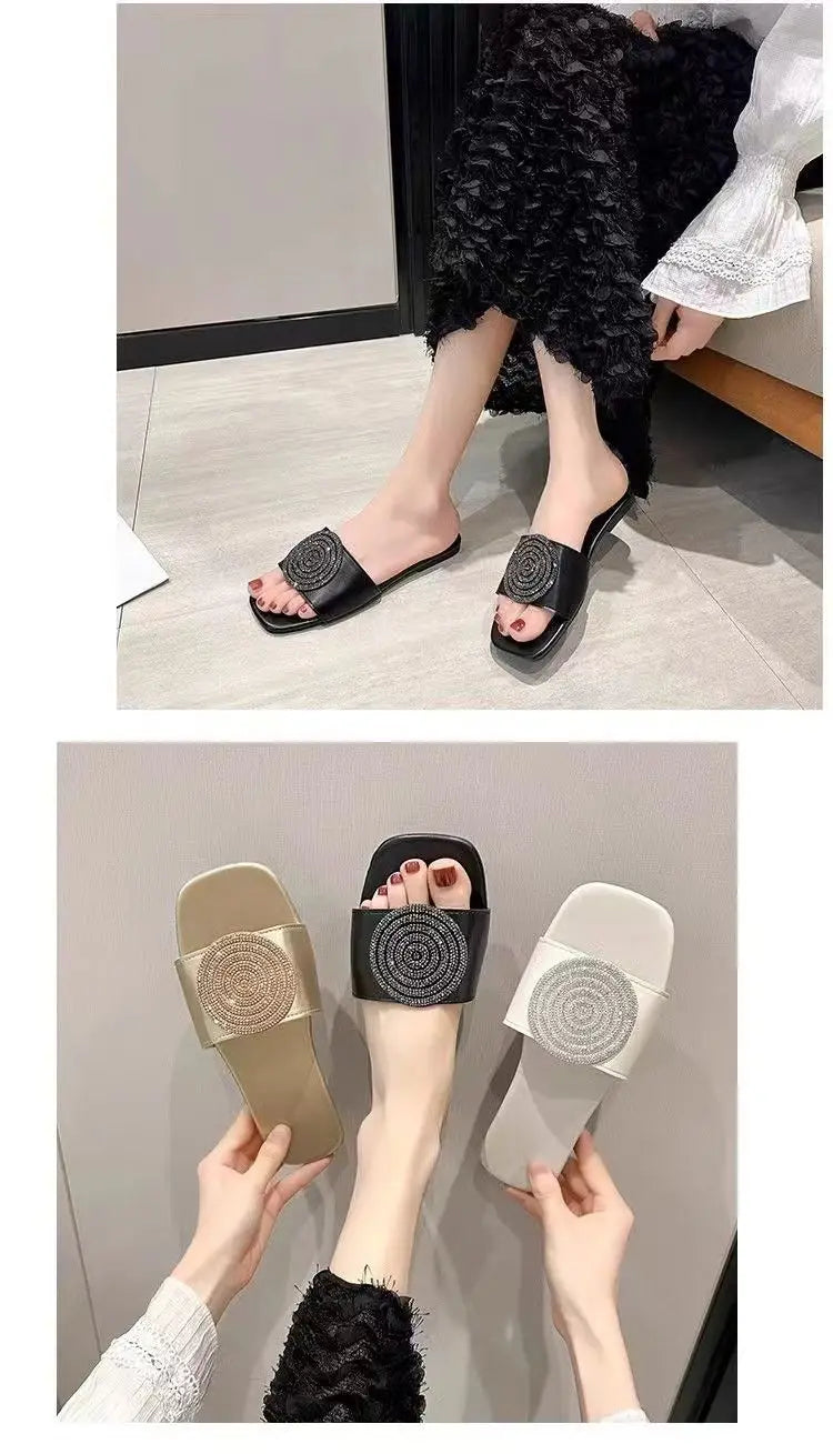 Super soft bottom plus size sandals and slippers wear 2024 niche fashion fairy flat slippers in summer.